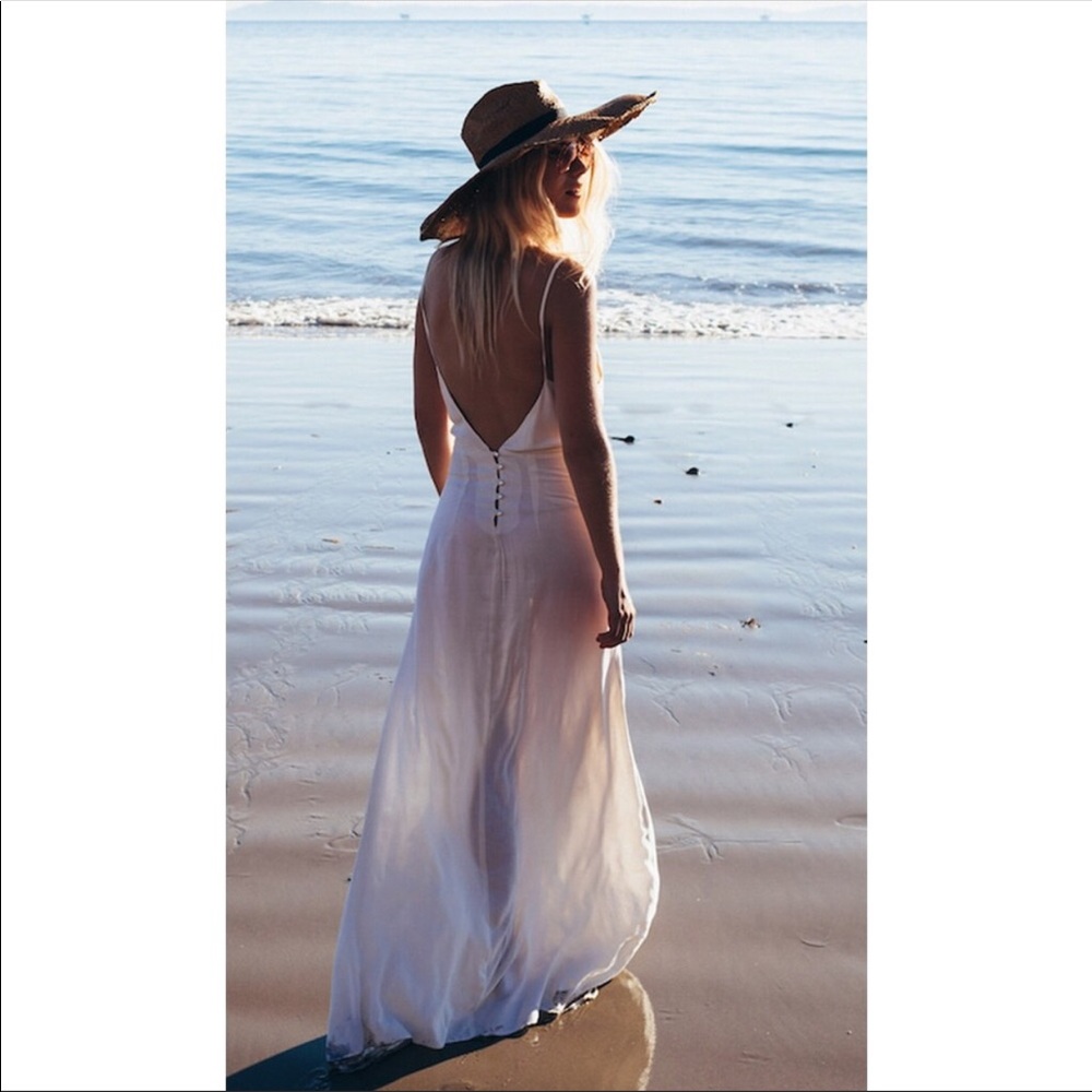 SALE💕Novella Royale Open Back Button Summerland💕